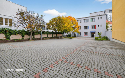 Predávame komerčný objekt – administratívna budova s parkovaním pre 25 áut a investičným potenciálom