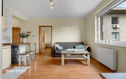 Predávame praktický 3 izbový byt pri kúpalisku Delfín v Ružinove, Miletičová ulica