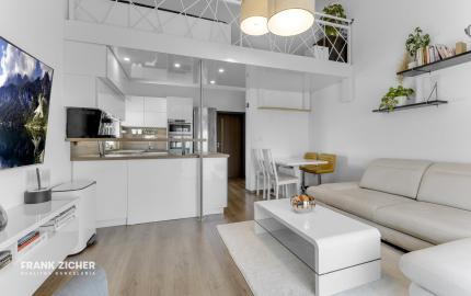 REZERVOVANÉ - Predávame 3.i byt s veľkým balkónom v kvalitnej 9 ročnej nadstavbe so súkromnou záhradou