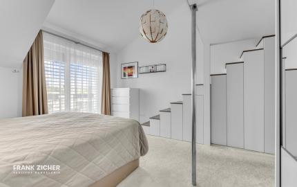 REZERVOVANÉ - Predávame 3.i byt s veľkým balkónom v kvalitnej 9 ročnej nadstavbe so súkromnou záhradou