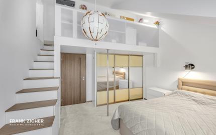 REZERVOVANÉ - Predávame 3.i byt s veľkým balkónom v kvalitnej 9 ročnej nadstavbe so súkromnou záhradou