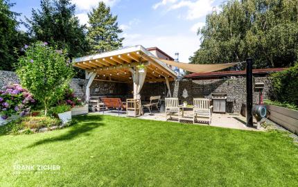 REZERVOVANÉ - Predávame 3.i byt s veľkým balkónom v kvalitnej 9 ročnej nadstavbe so súkromnou záhradou