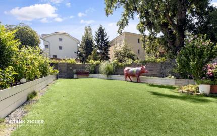 REZERVOVANÉ - Predávame 3.i byt s veľkým balkónom v kvalitnej 9 ročnej nadstavbe so súkromnou záhradou