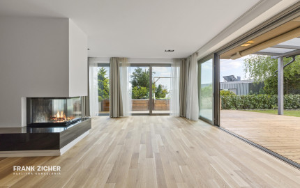 FRANK ZICHER – Predávame rodinnú vilu vo vysokom štandarde na Bratislavskej Kolibe