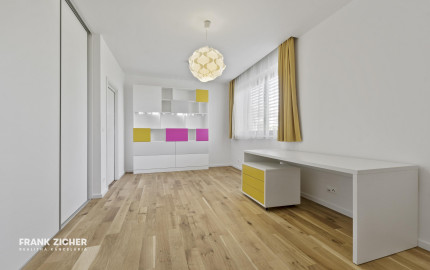 FRANK ZICHER – Predávame rodinnú vilu vo vysokom štandarde na Bratislavskej Kolibe