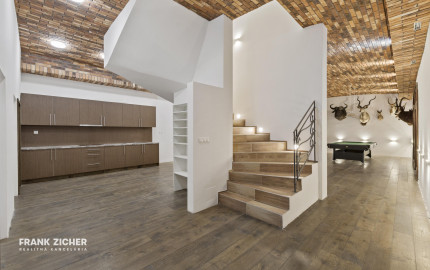 FRANK ZICHER – Predávame rodinnú vilu vo vysokom štandarde na Bratislavskej Kolibe