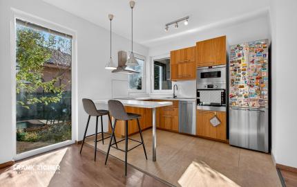 REZERVOVANÉ - Predávame samostatný 4.i rodinný dom s garážou a 4-árovým pozemkom, Bazalková, Malinovo