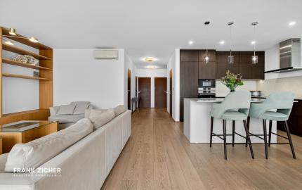 FRANK ZICHER – Predávame priestranný 3 izb. byt s výhľadom so spoločným bazénom a saunou na Kolibe