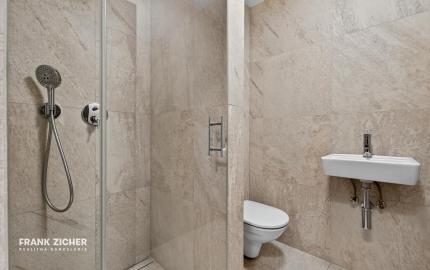 FRANK ZICHER – Predávame priestranný 3 izb. byt s výhľadom so spoločným bazénom a saunou na Kolibe