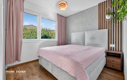 REZERVOVANÉ - Predávame samostatný 4.i rodinný dom s garážou a 4-árovým pozemkom, Bazalková, Malinovo