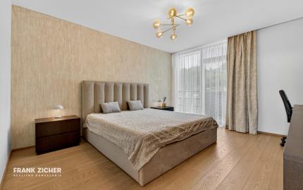 FRANK ZICHER – Predávame priestranný 3 izb. byt s výhľadom so spoločným bazénom a saunou na Kolibe