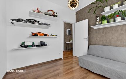 REZERVOVANÉ - Predávame samostatný 4.i rodinný dom s garážou a 4-árovým pozemkom, Bazalková, Malinovo