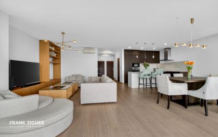 FRANK ZICHER – Predávame priestranný 3 izb. byt s výhľadom so spoločným bazénom a saunou na Kolibe