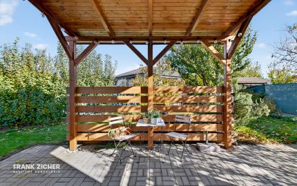 REZERVOVANÉ - Predávame samostatný 4.i rodinný dom s garážou a 4-árovým pozemkom, Bazalková, Malinovo