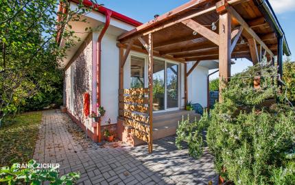 REZERVOVANÉ - Predávame samostatný 4.i rodinný dom s garážou a 4-árovým pozemkom, Bazalková, Malinovo