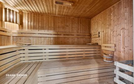 FRANK ZICHER – Predávame priestranný 3 izb. byt s výhľadom so spoločným bazénom a saunou na Kolibe