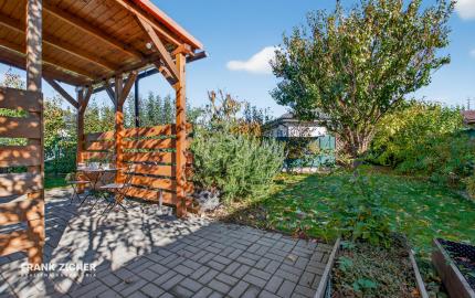 REZERVOVANÉ - Predávame samostatný 4.i rodinný dom s garážou a 4-árovým pozemkom, Bazalková, Malinovo