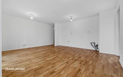 FRANK ZICHER - Predávame 3 izbový apartmán s 2 balkónmi v skolaudovanom projekte METROPOLIS v Downtowne, BA.I.