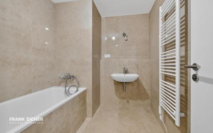 FRANK ZICHER - Predávame 3 izbový apartmán s 2 balkónmi v skolaudovanom projekte METROPOLIS v Downtowne, BA.I.