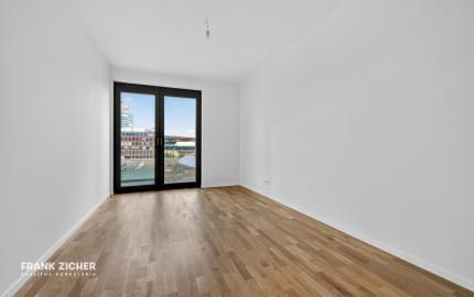 FRANK ZICHER - Predávame 3 izbový apartmán s 2 balkónmi v skolaudovanom projekte METROPOLIS v Downtowne, BA.I.