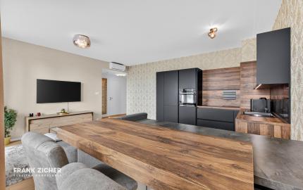 REZERVOVANÉ - Predávame nadštandardný 2. izbový byt v projekte Klingerka na 24. poschodí so západnou orientáciou a výhľadmi na hrad