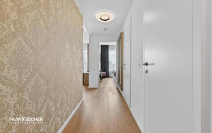 REZERVOVANÉ - Predávame nadštandardný 2. izbový byt v projekte Klingerka na 24. poschodí so západnou orientáciou a výhľadmi na hrad