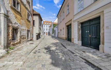 FRANK ZICHER – Predávame 2i byt s podkrovím / for sale: 2-room apartment with an attic and a valid permit