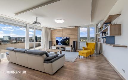 Predávame veľkometrážny 4.i byt s 2 terasami a výhľadmi na mesto aj Karpaty