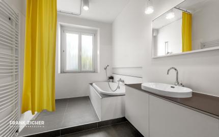 FRANK ZICHER – Predávame priestranný 4-izbový byt v obľúbenej lokalite s krásnym zeleným vnútroblokom