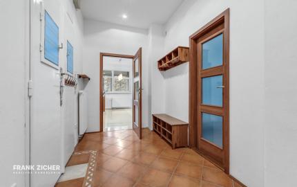 FRANK ZICHER – Predávame priestranný 4-izbový byt v obľúbenej lokalite, Fraňa Kráľa/ Puškinova