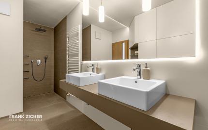 FRANK ZICHER – Predávame veľkometrážny 4.i byt s 2 terasami a výhľadmi na mesto aj Karpaty