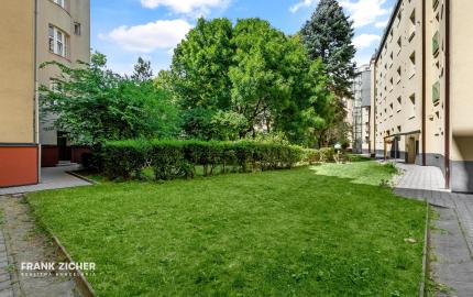 FRANK ZICHER – Predávame priestranný 4-izbový byt v obľúbenej lokalite s krásnym zeleným vnútroblokom