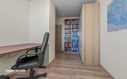 FRANK ZICHER – Predávame veľkometrážny 4.i byt s 2 terasami a výhľadmi na mesto aj Karpaty