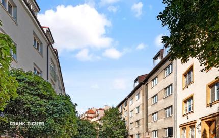 FRANK ZICHER – Predávame priestranný 4-izbový byt v obľúbenej lokalite s krásnym zeleným vnútroblokom