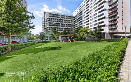 FRANK ZICHER – Predávame veľkometrážny 4.i byt s 2 terasami a výhľadmi na mesto aj Karpaty