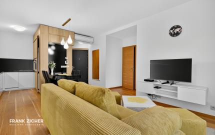 FRANK ZICHER - Predávame útulný 2 izbový byt vo veži II s výhľadom na hrad, projekt PANORAMA CITY