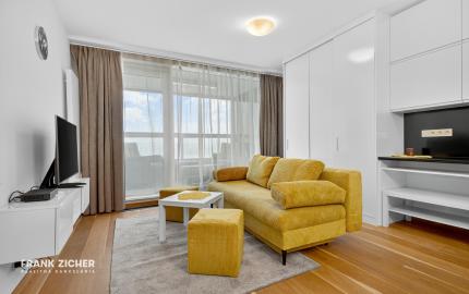 FRANK ZICHER - Predávame útulný 2 izbový byt vo veži II s výhľadom na hrad, projekt PANORAMA CITY