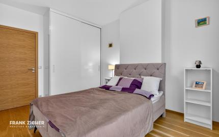 FRANK ZICHER - Prenajímame 2i byt s lodžiou a výhľadom na Staré Mesto v projekte PANORAMA CITY
