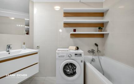 FRANK ZICHER - Predávame útulný 2 izbový byt vo veži II s výhľadom na hrad, projekt PANORAMA CITY