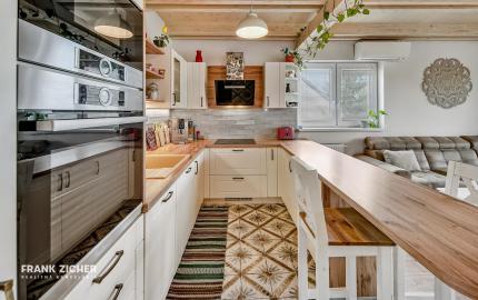 FRANK ZICHER – Predávame rodinný dom v Ivanke pri Dunaji so samostatnou obytnou jednotkou a garážou