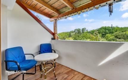 FRANK ZICHER – Predávame rodinný dom v Ivanke pri Dunaji so samostatnou obytnou jednotkou a garážou