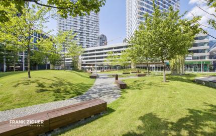 FRANK ZICHER - Prenajímame 2i byt s lodžiou a výhľadom na Staré Mesto v projekte PANORAMA CITY