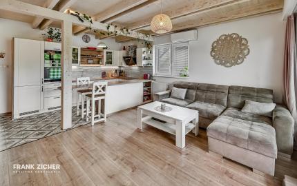 FRANK ZICHER – Predávame rodinný dom v Ivanke pri Dunaji so samostatnou obytnou jednotkou a garážou