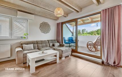 FRANK ZICHER – Predávame rodinný dom v Ivanke pri Dunaji so samostatnou obytnou jednotkou a garážou