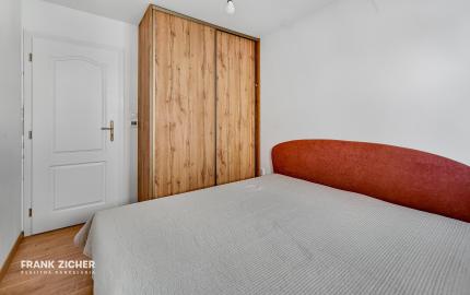 FRANK ZICHER – Predávame rodinný dom v Ivanke pri Dunaji so samostatnou obytnou jednotkou a garážou