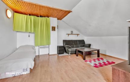 FRANK ZICHER – Predávame rodinný dom v Ivanke pri Dunaji so samostatnou obytnou jednotkou a garážou