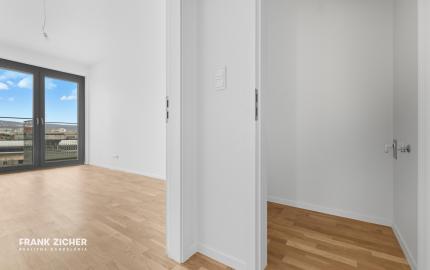 REZERVOVANÉ - Predávame 3 izbový apartmán s 2 balkónmi v skolaudovanom projekte METROPOLIS v Downtowne, BA.I.