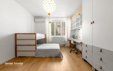 FRANK ZICHER – Predávame priestranný 4-izbový byt v obľúbenej lokalite so zeleným vnútroblokom