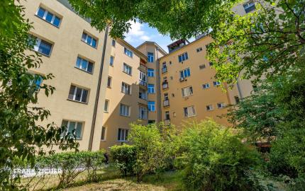 FRANK ZICHER – Predávame priestranný 4-izbový byt v obľúbenej lokalite so zeleným vnútroblokom