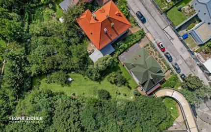 FRANK ZICHER - Predávame rodinný dom s velkým pozemkom 928m2 v Horskom parku, Gorazdova ulica